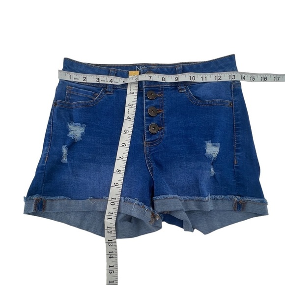 No Boundaries High Rise Cuffed Hem Distressed Jean Shorts Size 5 Women’s - Picture 4 of 5